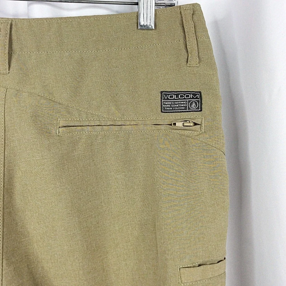 Volcom Surf & Turf 4 Way Stretch Shorts Men's Size 32 Beige Khaki 10